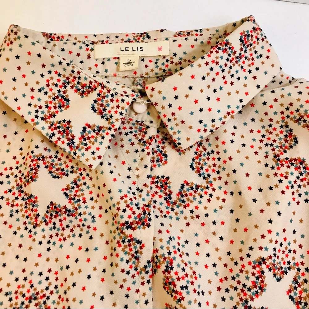 Le Lis Star Print Crossover Blouse - Picture 9 of 11